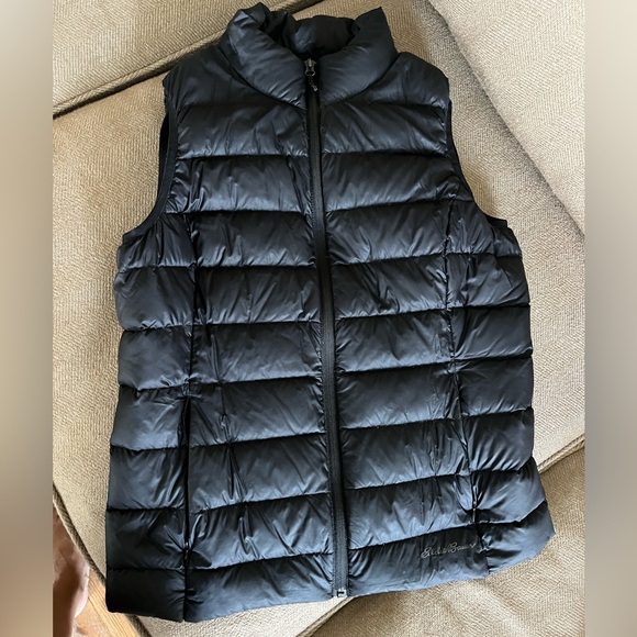 Women’s CirrusLite Down Vest - Picture 2 of 5